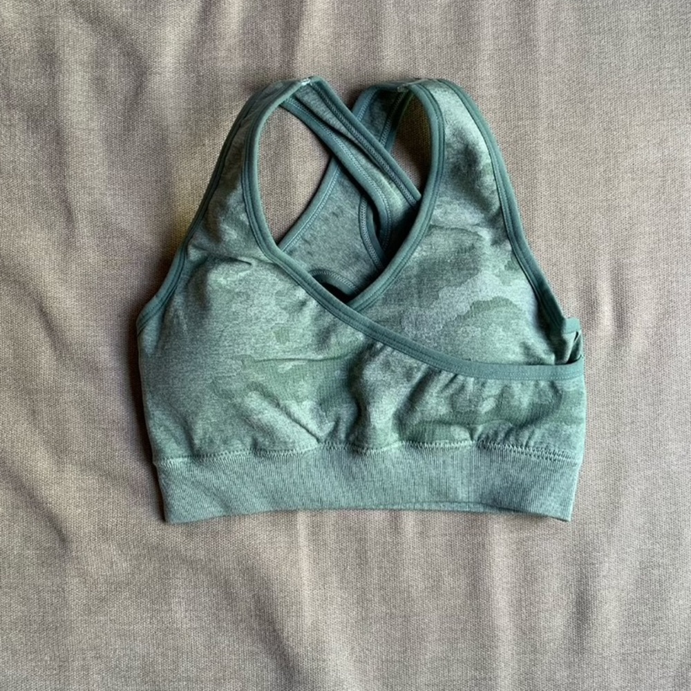 3Pc Camo Green Seamless set (Leggings, Bra, Long Sleeve Crop Top) - Picture 11 of 12
